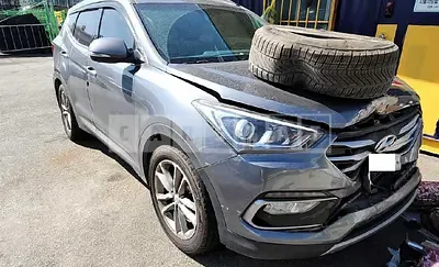 Photo 1 of 9: 2016 Hyundai Santa Fe, VIN KMHSW81XBGU677709 — Korean insurance auction