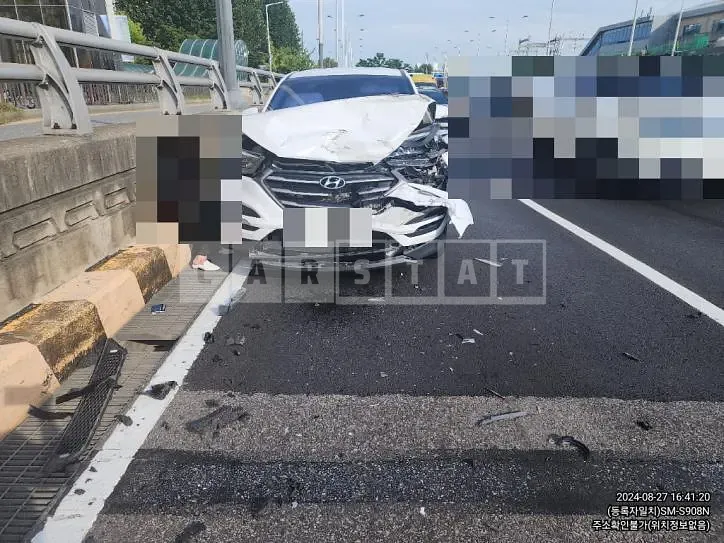 Photo 2 of 25: 2015 Hyundai Tucson 2.0 — Korean insurance auction