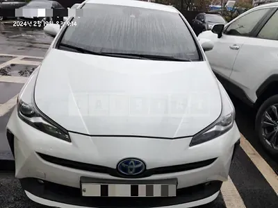 Photo 1 of 31: 2021 Toyota Prius 2WD, VIN JTDKAMFU1N3155458 — Korean insurance auction