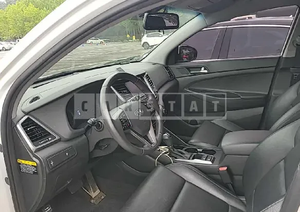 Photo 2 of 8: 2017 Hyundai Tucson, VIN KMHJ3815GHU296410 — Korean insurance auction
