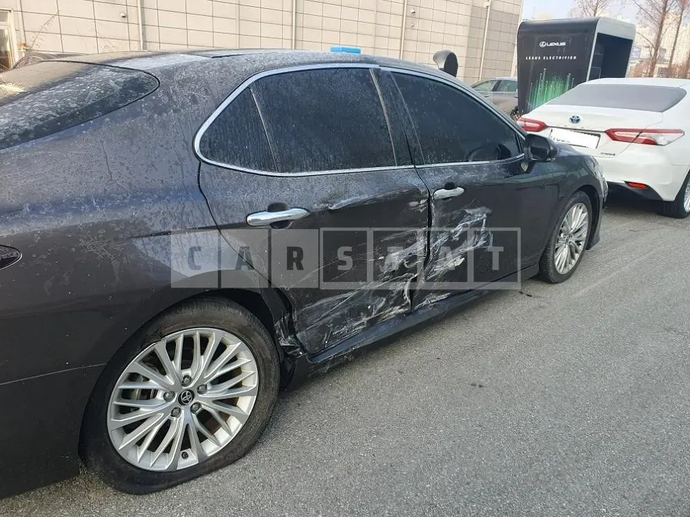 Photo 2 of 13: 2017 Toyota Camry, VIN JTNB11HK9J3036346 — Korean insurance auction