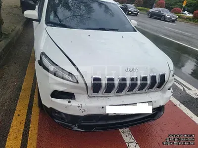 Photo 1 of 12: 2017 Jeep Zip Cherokee 2.2 — Korean insurance auction