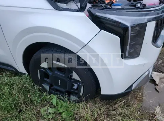 Photo 2 of 19: 2025 Kia Carnival, VIN KNANE81ABSS102869 — Korean insurance auction