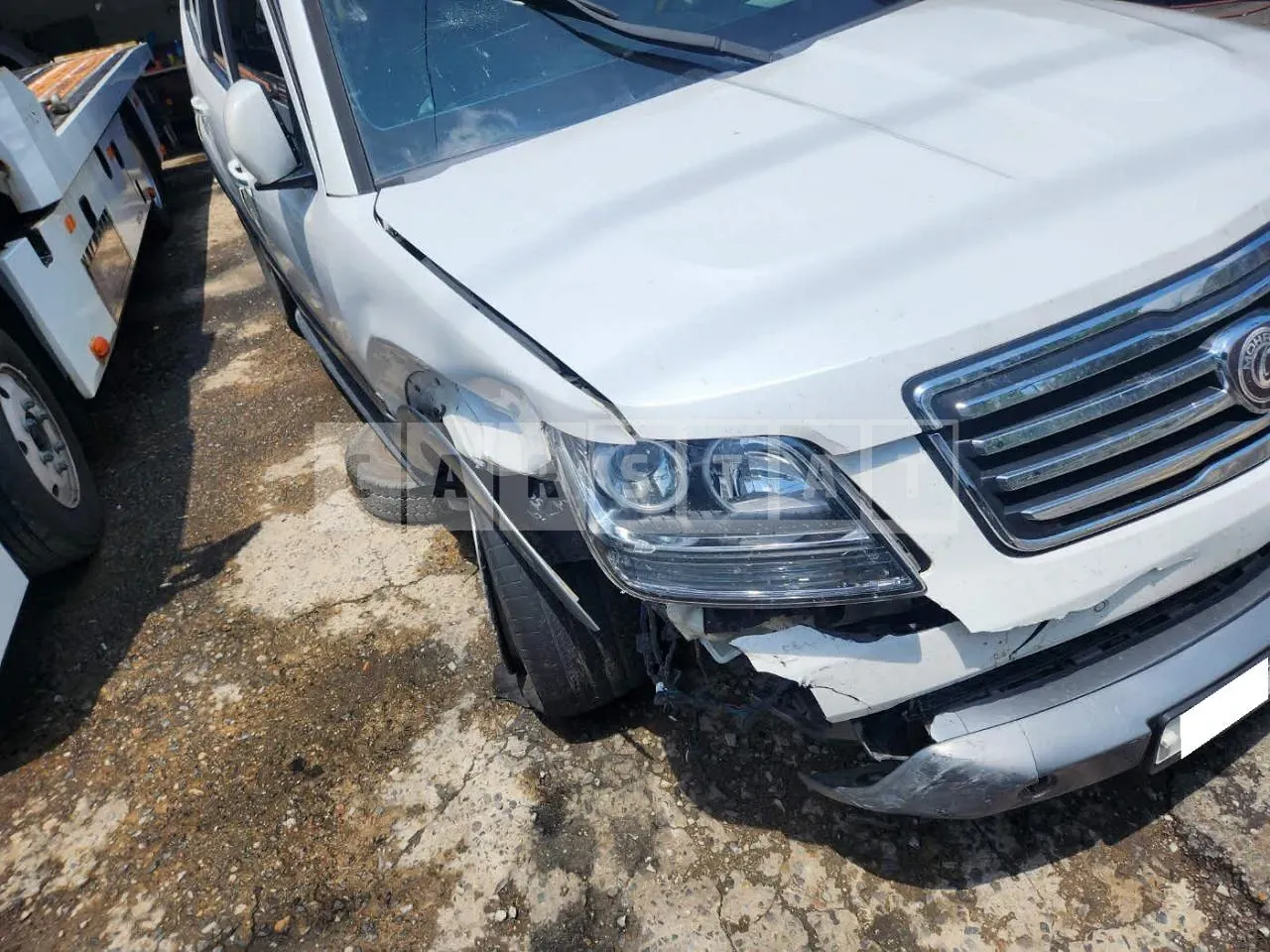 Photo 2 of 6: 2015 Kia Mojave, VIN KNAKR814DFA134956 — Korean insurance auction