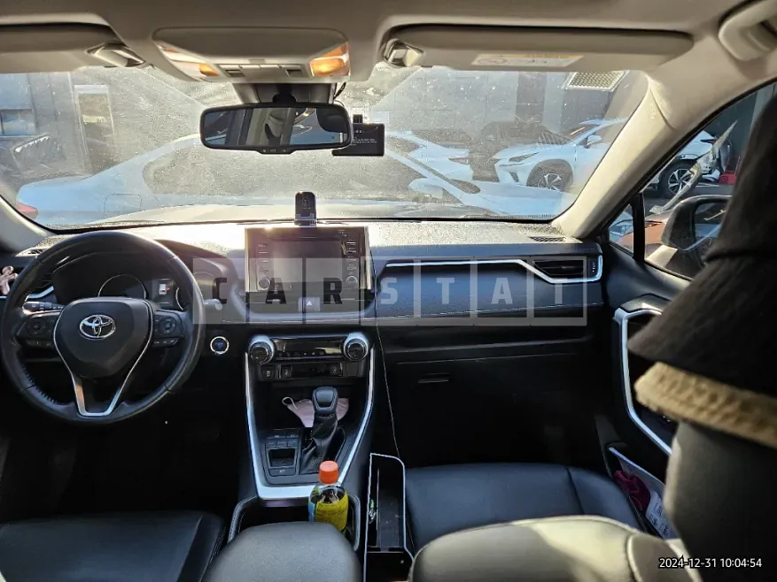 Photo 2 of 12: 2021 Toyota RAV4 Hybrid 2WD — Korean insurance auction