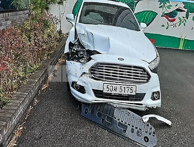 Photo 2 of 17: 2017 Ford Mondeo 2.0, VIN WF0DXXWPCHHM52426 — Korean insurance auction