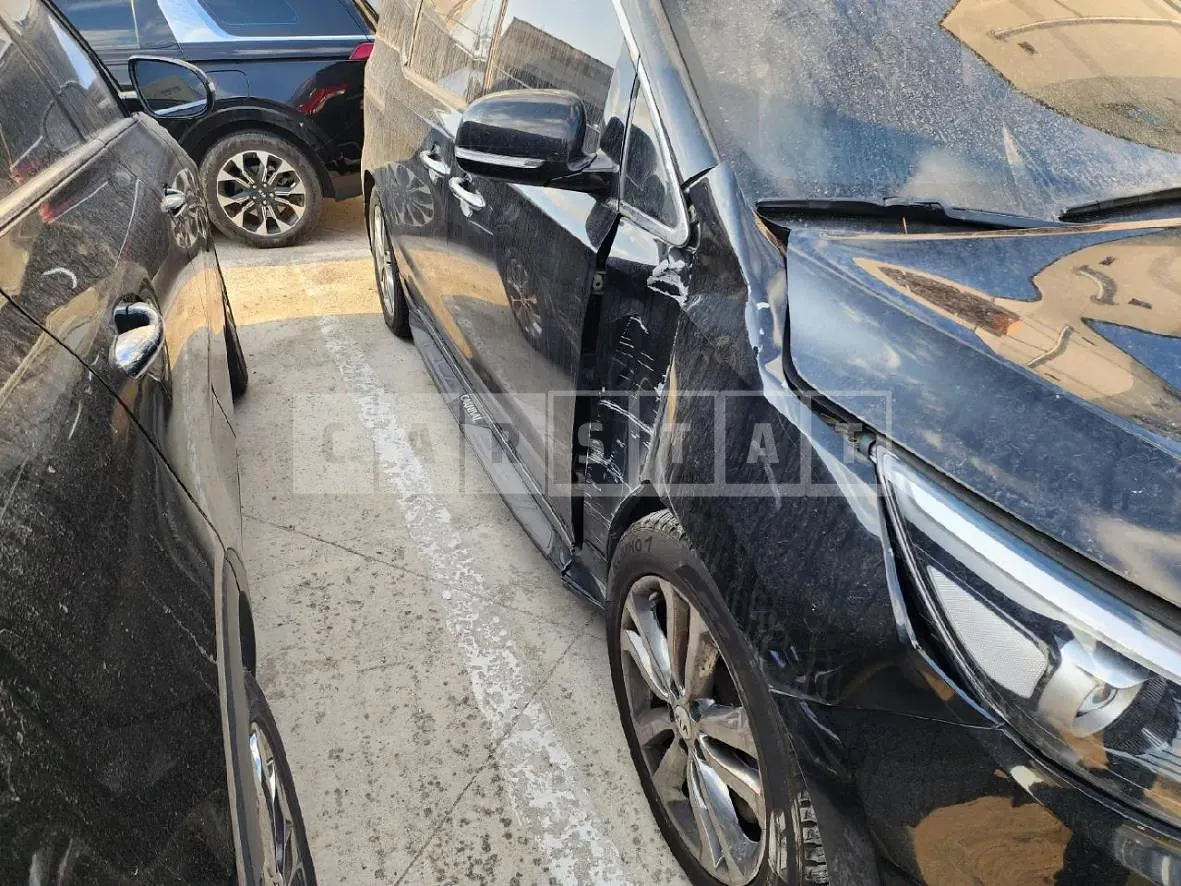 Photo 2 of 15: 2018 Kia Carnivals, VIN KNAMD81ABJS430755 — Korean insurance auction