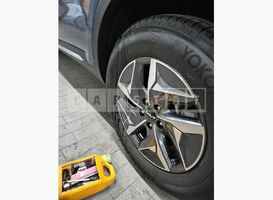 Photo 2 of 2: 2022 Kia (parts) Sorento Wheels — Korean insurance auction