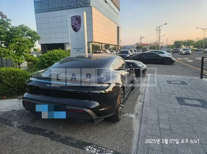 Photo 2 of 15: 2021 Porsche Taycan 4S — Korean insurance auction