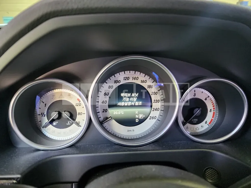 Photo 2 of 18: 2015 Mercedes-Benz E220 CDI, VIN WDDHF0CBXGB204405 — Korean insurance auction