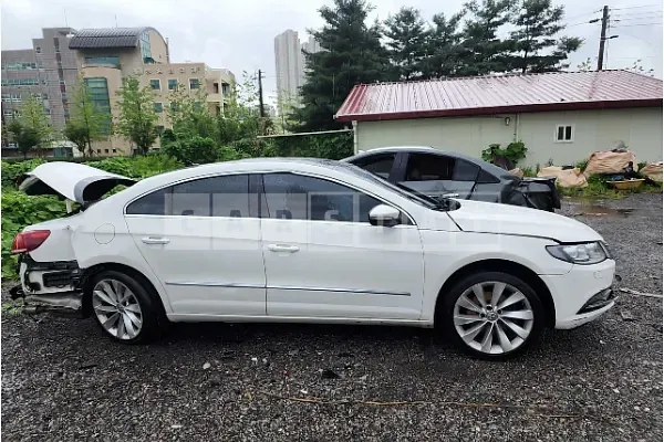 Photo 2 of 20: 2015 Volkswagen CC 2.0 TDI Blue Motion 4MOTION — Korean insurance auction