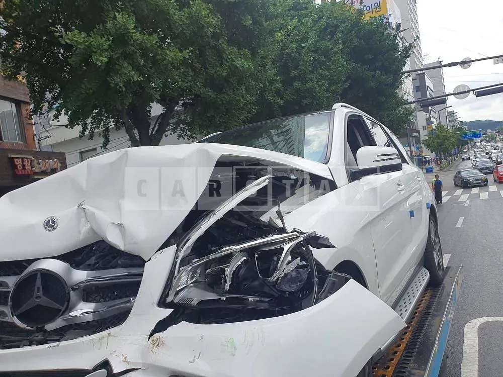 Photo 2 of 11: 2018 Mercedes-Benz GLE350 d 4Matic, VIN WDCDA2EB0JB063751 — Korean insurance auction
