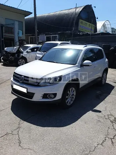 Photo 1 of 15: 2015 Volkswagen Tiguan 2.0 TDI BMT, VIN WVGZZZ5NZFW572727 — Korean insurance auction