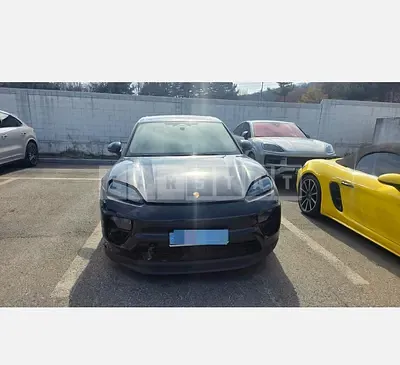 Photo 1 of 51: 2025 Porsche Macan 4S — Korean insurance auction