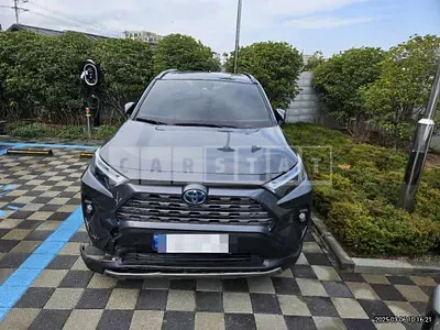 Photo 1 of 77: 2023 Toyota RAV4 Hybrid AWD — Korean insurance auction