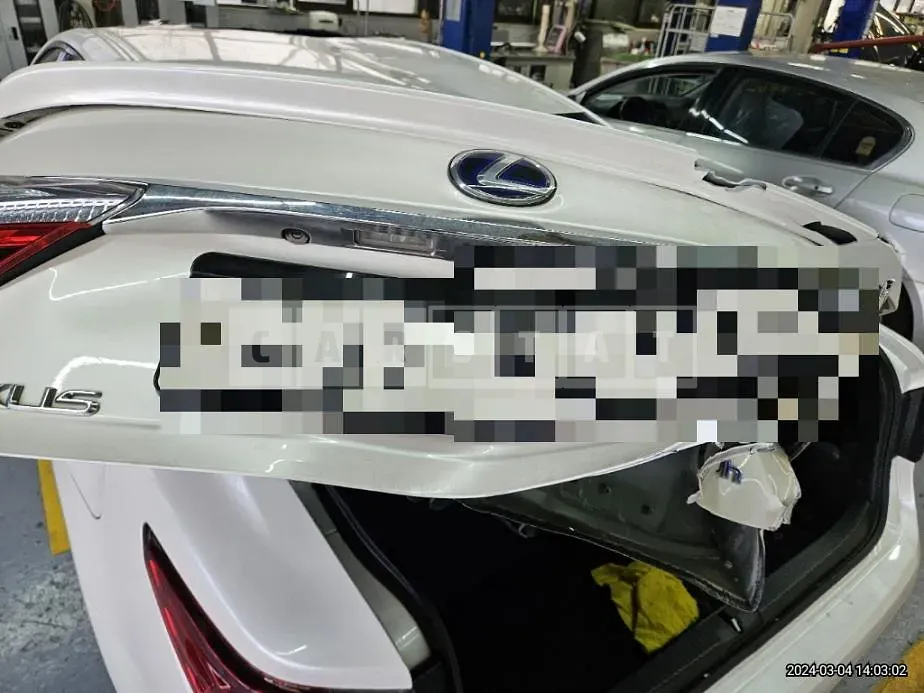Photo 2 of 23: 2017 Lexus ES300h, VIN JTHBW1GG2H2149184 — Korean insurance auction