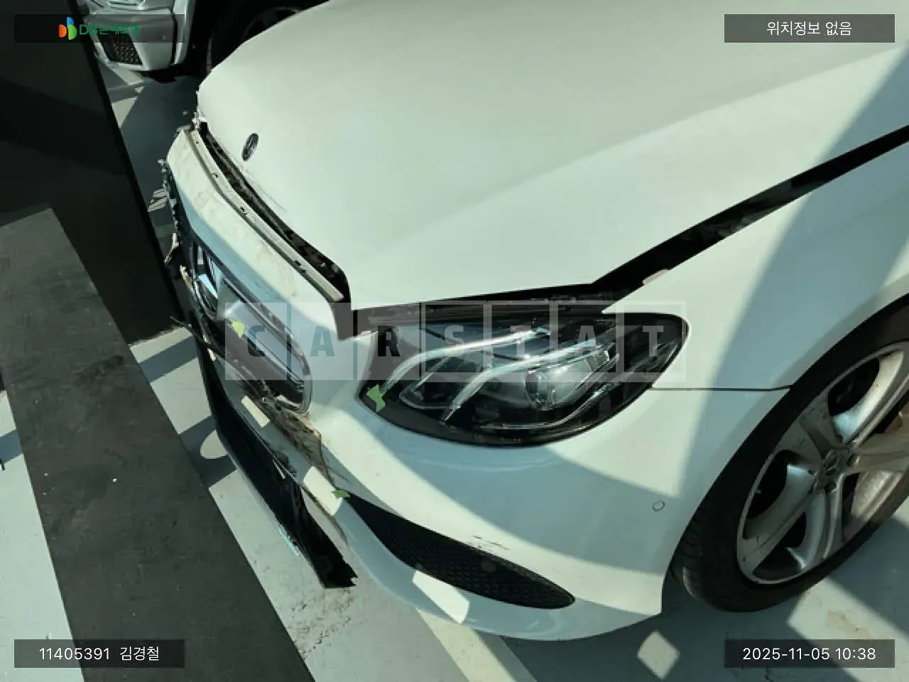 Photo 2 of 26: 2018 Mercedes-Benz E200, VIN WDDZF4CB1JA387623 — Korean insurance auction