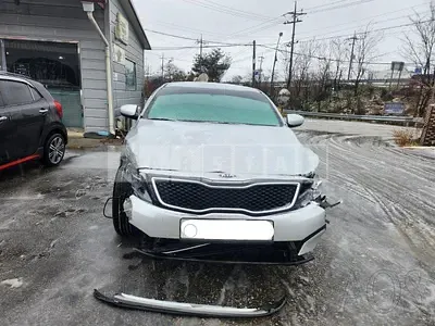 Photo 1 of 17: 2016 Kia K5, VIN KNAGN418BGA613070 — Korean insurance auction