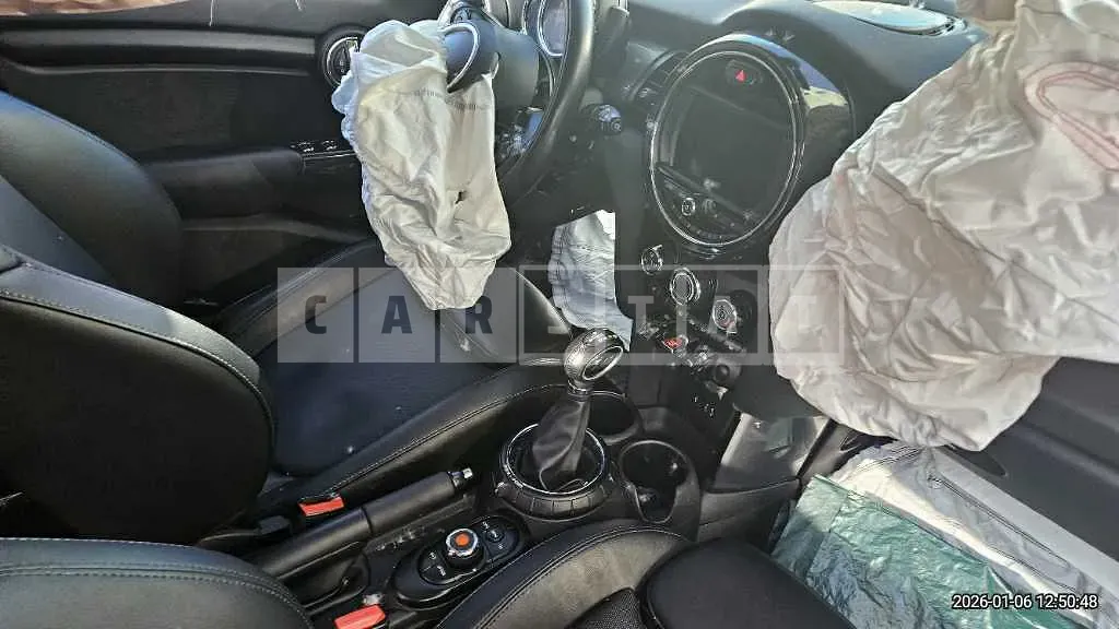 Photo 2 of 8: 2016 MINI Cooper D Five-Door — Korean insurance auction