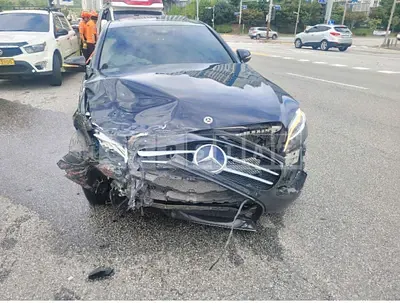 Photo 1 of 9: 2020 Mercedes-Benz C200, VIN WDDWF8AB1LR542835 — Korean insurance auction