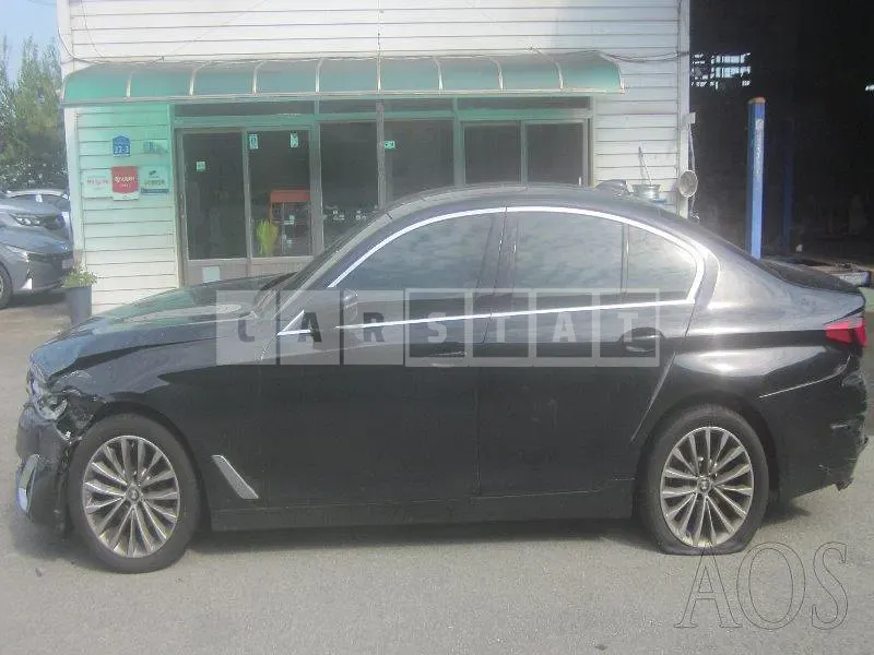 Photo 2 of 15: 2022 BMW 530i xDrive, VIN WBA31BJ04NWX73544 — Korean insurance auction