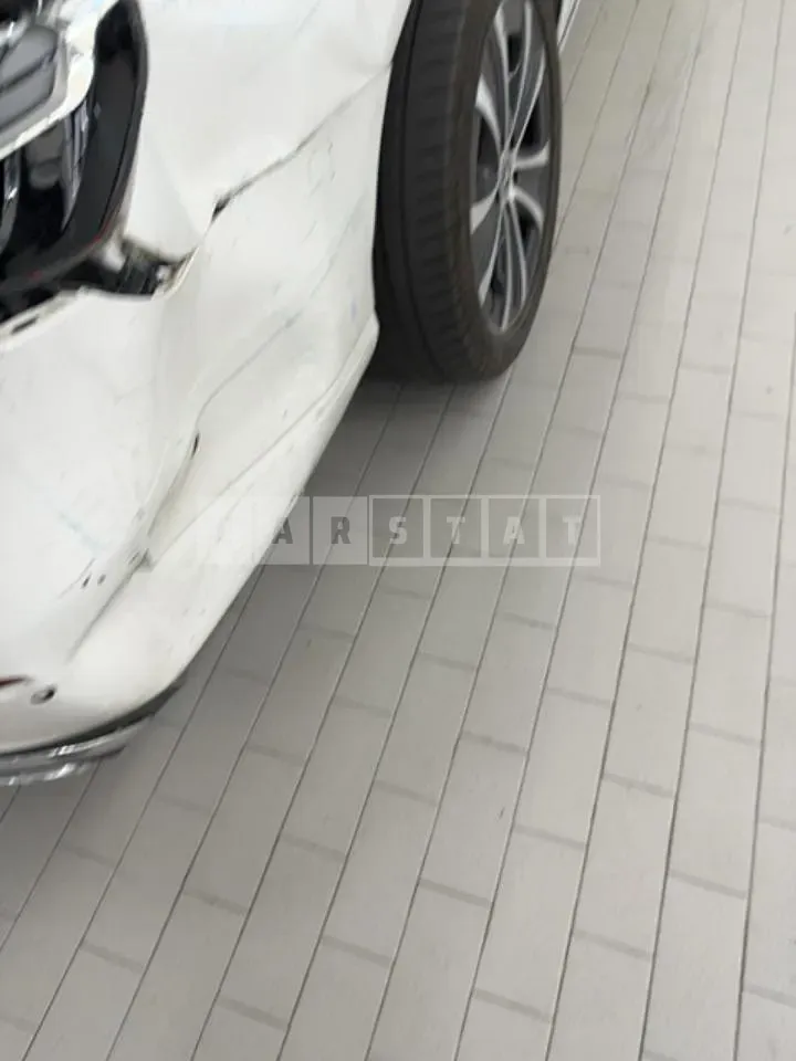 Photo 2 of 40: 2021 Mercedes-Benz E300 e, VIN W1KZF5EB8MA984565 — Korean insurance auction