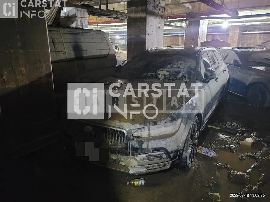 Photo 2 of 2: 2021 Volvo V90CCB5 AWD, VIN YV1PZL12CM1140914 — Korean insurance auction
