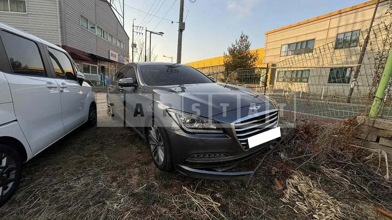Photo 2 of 6: 2015 Hyundai Genesis, VIN KMHGL41DDGU092710 — Korean insurance auction