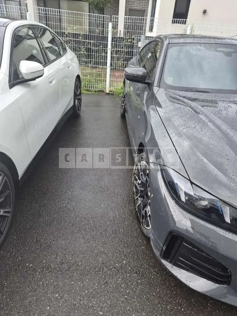 Photo 2 of 44: 2025 BMW i4 eDrive40 — Korean insurance auction