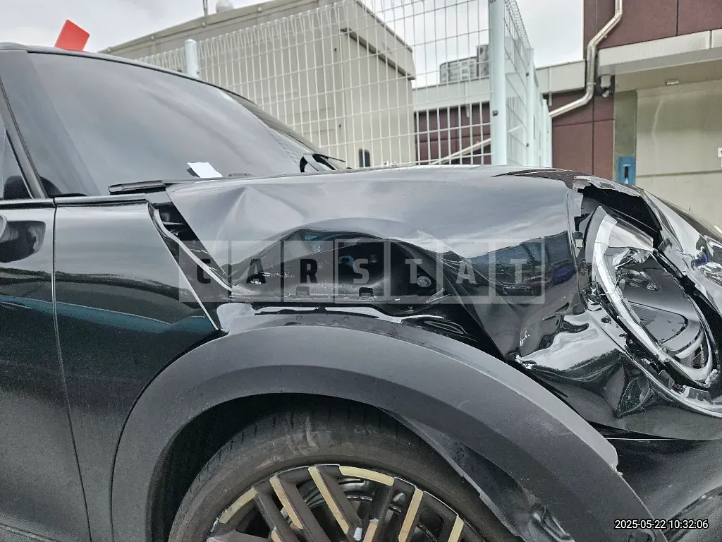 Photo 2 of 43: 2025 MINI Cooper S Five-Door — Korean insurance auction