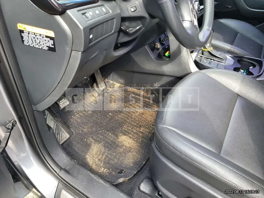 Photo 2 of 9: 2015 Hyundai Santa Fe, VIN KMHSW81UBFU372637 — Korean insurance auction