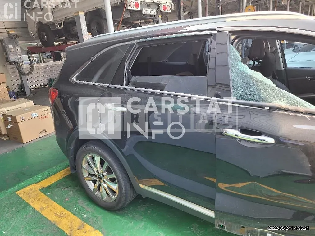Photo 2 of 19: 2015 Kia Sorento 2.0, VIN KNAPH81ABGA181004 — Korean insurance auction