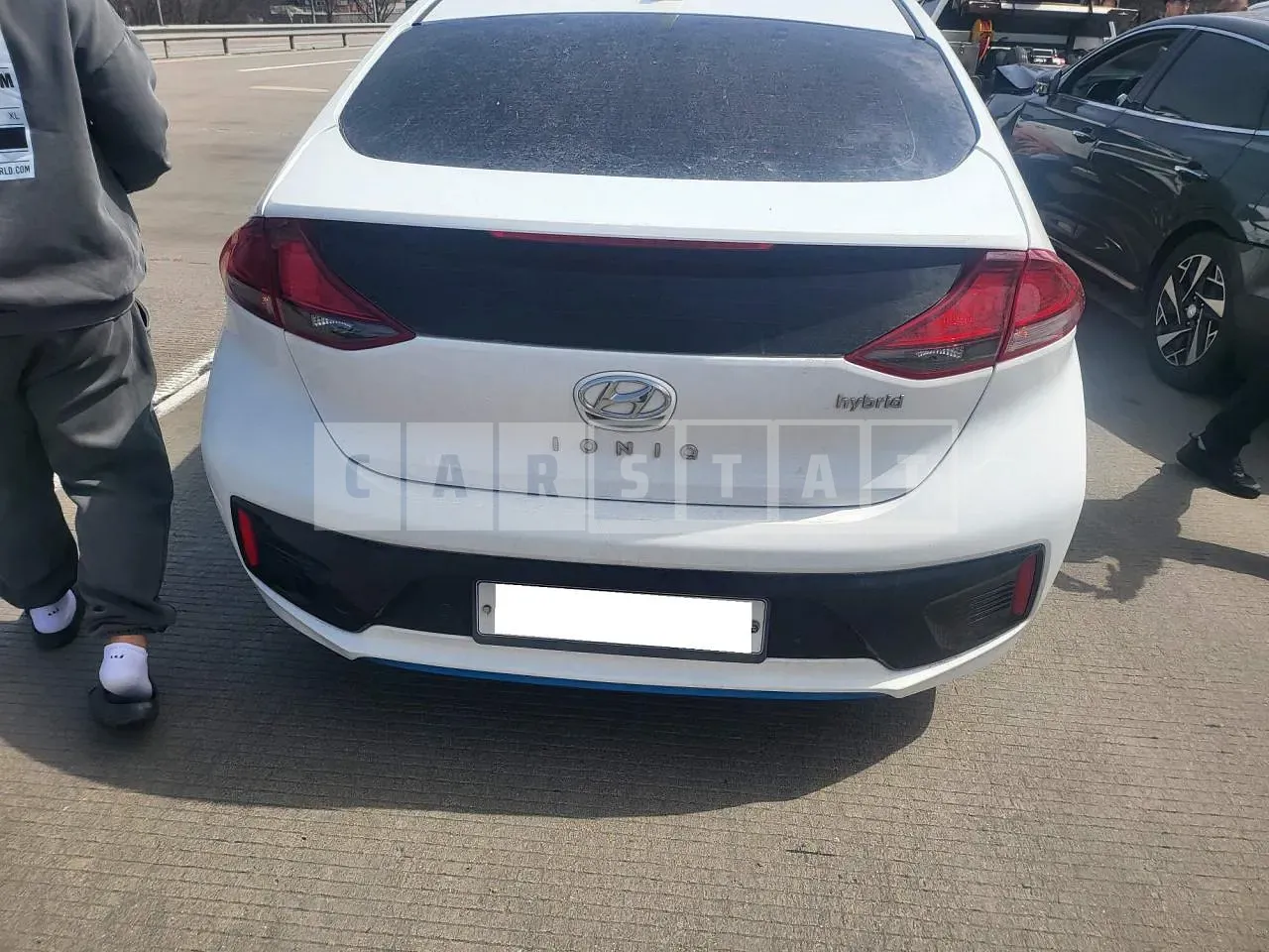 Photo 2 of 4: 2018 Hyundai IONIQ Hybrid, VIN KMHC751CGKU126511 — Korean insurance auction