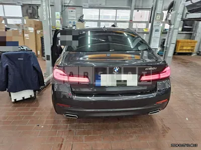 Photo 1 of 15: 2023 BMW 520i — Korean insurance auction