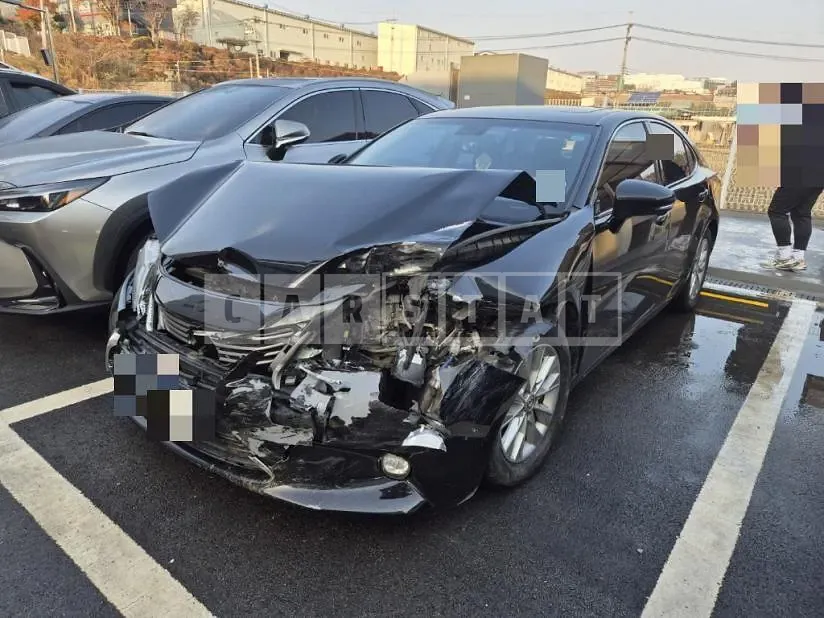 Photo 2 of 11: 2014 Lexus ES300h — Korean insurance auction