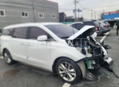 Photo 1 of 16: 2017 Kia Carnival, VIN KNAMC81ABHS314705 — Korean insurance auction