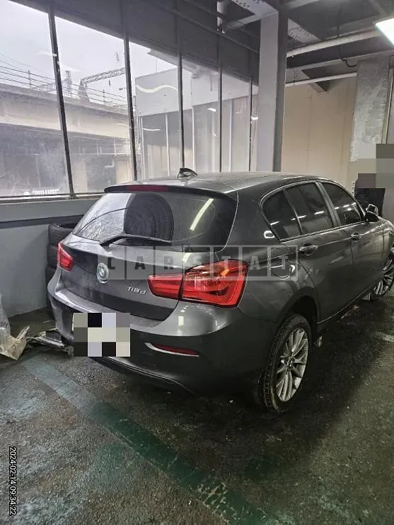 Photo 2 of 43: 2016 BMW 118d, VIN WBA1S5108G5D25017 — Korean insurance auction