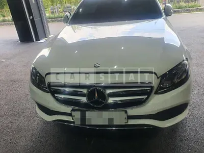 Photo 1 of 20: 2016 Mercedes-Benz Subsubbenz E300 4Matic — Korean insurance auction