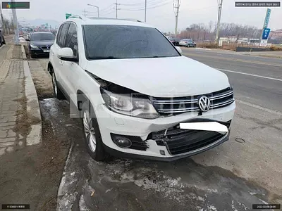 Photo 1 of 12: 2015 Volkswagen Tiguan 2.0 TDI BMT, VIN WVGZZZ5NZGW501575 — Korean insurance auction