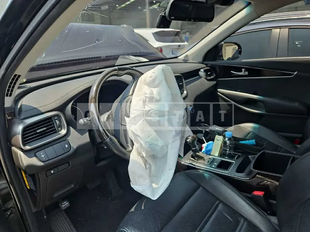 Photo 2 of 10: 2017 Kia Sorento, VIN KNAPS81ABHA336616 — Korean insurance auction