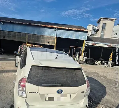 Photo 1 of 7: 2016 Toyota Prius V — Korean insurance auction