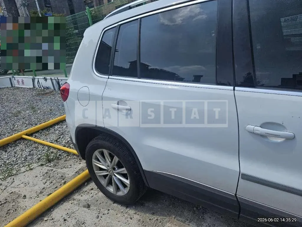 Photo 2 of 21: 2015 Volkswagen Tiguan 2.0 TDI Blue Motion — Korean insurance auction