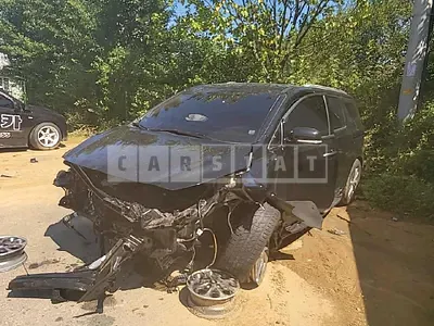 Photo 1 of 10: 2020 Kia Carnival, VIN KNAMC81ABLS658541 — Korean insurance auction