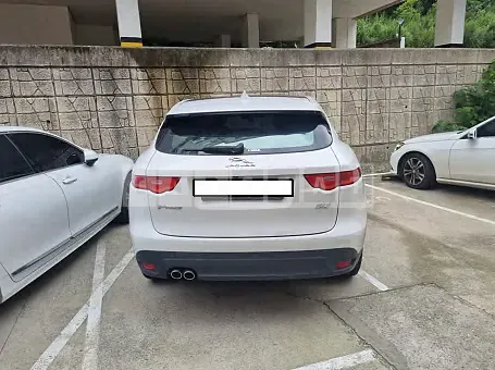 Photo 2 of 13: 2017 Jaguar F-Pace 20d, VIN SADCA2BN8HA054073 — Korean insurance auction
