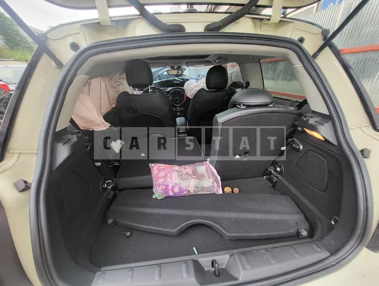 Photo 2 of 11: 2018 MINI Cooper — Korean insurance auction