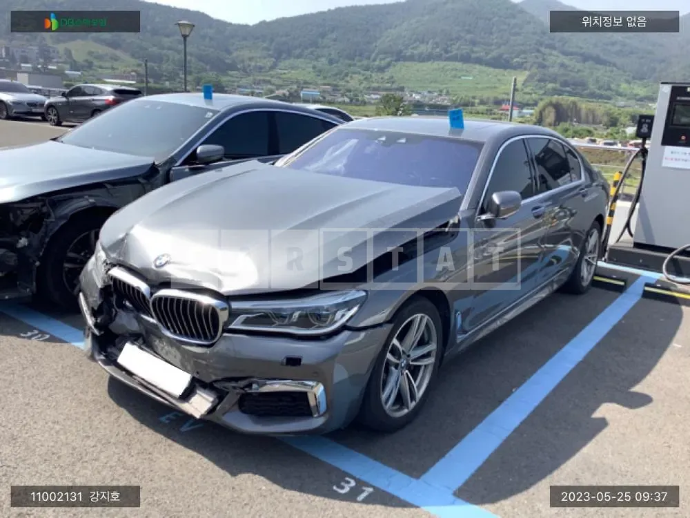 Photo 2 of 11: 2017 BMW 730Ld xDrive, VIN WBA7G6105HG768620 — Korean insurance auction
