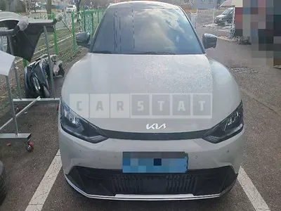 Photo 1 of 26: 2022 Kia EV6 Long Range Air — Korean insurance auction