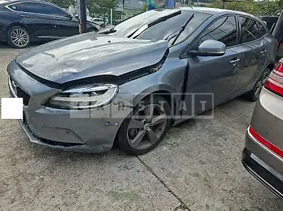 Photo 1 of 12: 2017 Volvo V40 D3 — Korean insurance auction