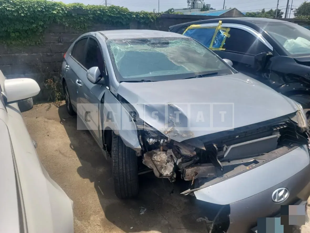 Photo 2 of 27: 2018 Hyundai IONIQ Electric, VIN KMHC051HFJU023341 — Korean insurance auction