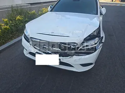 Photo 1 of 18: 2019 Mercedes-Benz C 220d — Korean insurance auction